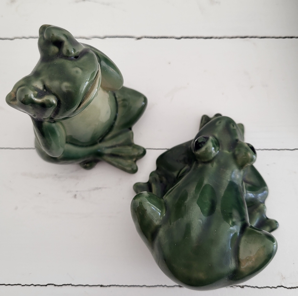 Vintage Green Ceramic Frog Figurines - Picture 6 of 8